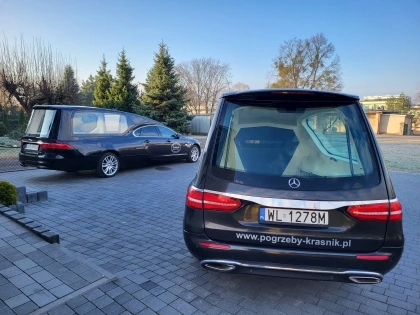 Karawany Mercedes-Benz i Jaguar