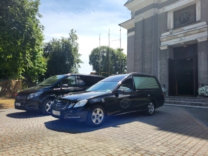 Samochody Domu Pogrzebowego Śrubarek