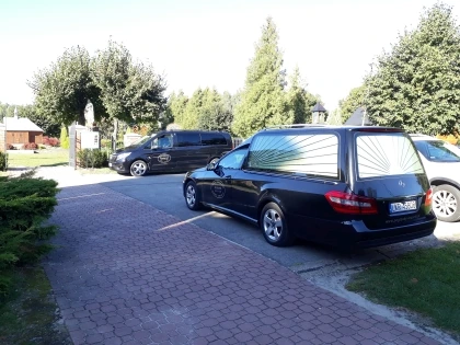 Samochody Domu Pogrzebowego Śrubarek
